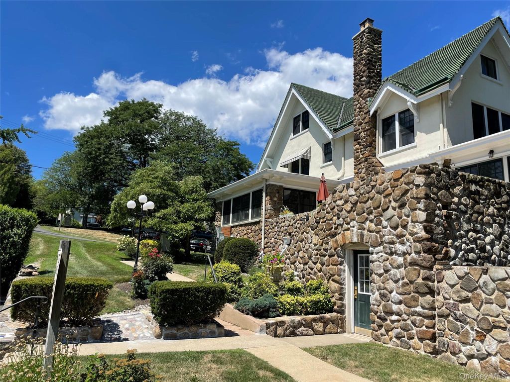 139 S Broadway 8, Nyack, NY 10960