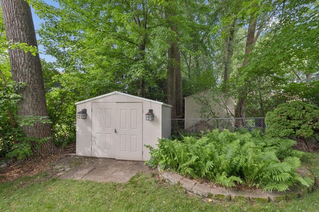 10505 33rd Avenue N, Plymouth, MN 55441