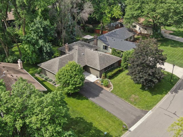 10505 33rd Avenue N, Plymouth, MN 55441