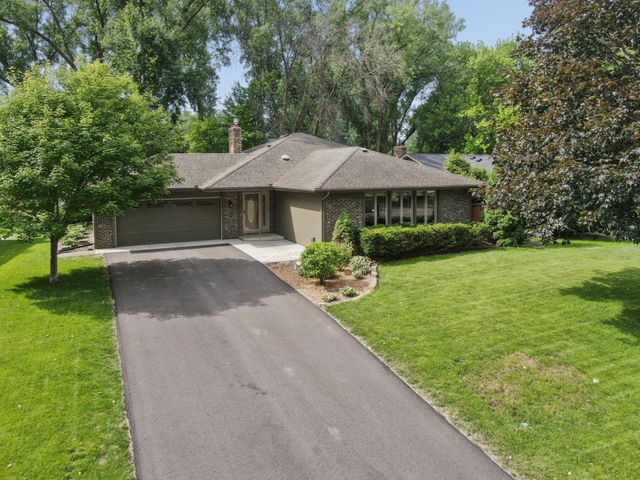 10505 33rd Avenue N, Plymouth, MN 55441
