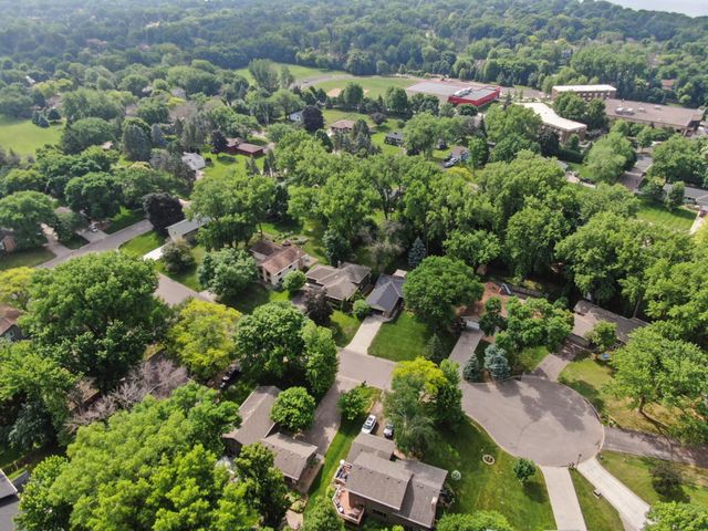 10505 33rd Avenue N, Plymouth, MN 55441