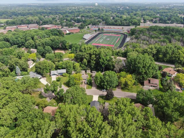 10505 33rd Avenue N, Plymouth, MN 55441