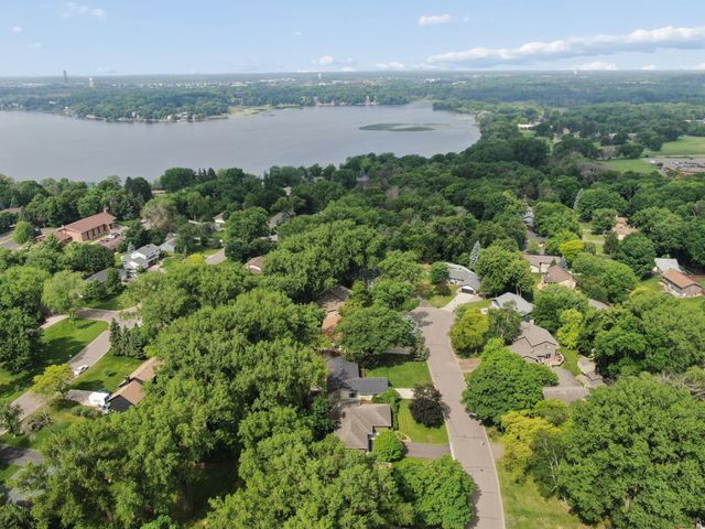 10505 33rd Avenue N, Plymouth, MN 55441