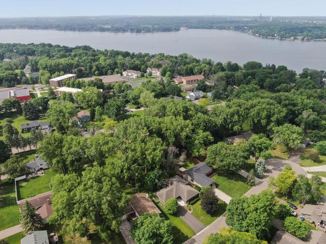 10505 33rd Avenue N, Plymouth, MN 55441
