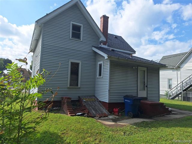 38 Northbound Gratiot Avenue, Mount Clemens, MI 48043