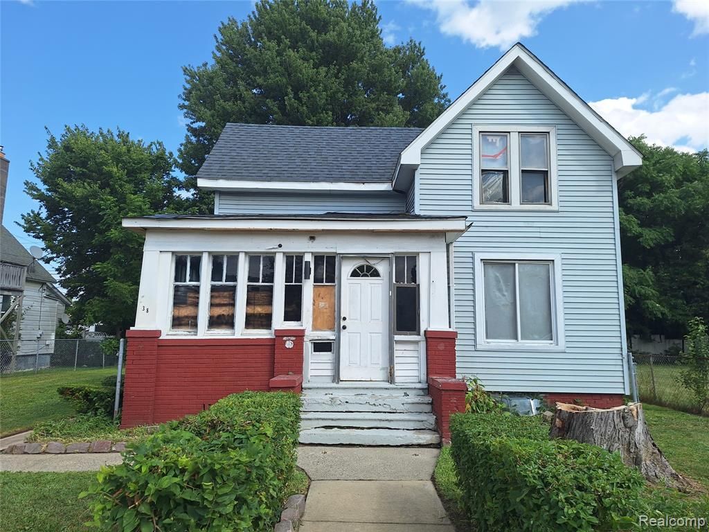 38 Northbound Gratiot Avenue, Mount Clemens, MI 48043