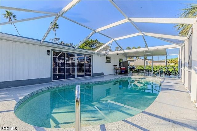 1637 Winkler AVE, Fort Myers, FL 33901