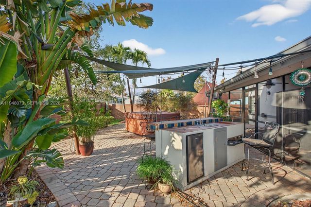 137 E Palm Dr, Margate, FL 33063