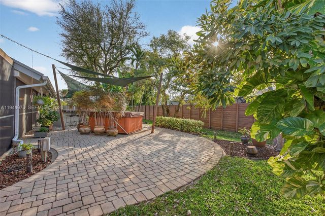 137 E Palm Dr, Margate, FL 33063