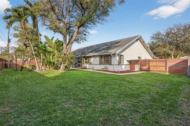 137 E Palm Dr, Margate, FL 33063