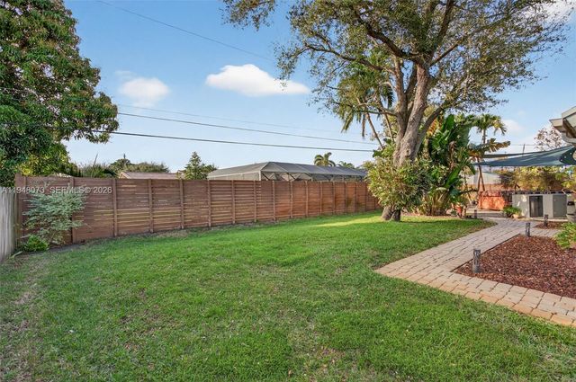 137 E Palm Dr, Margate, FL 33063