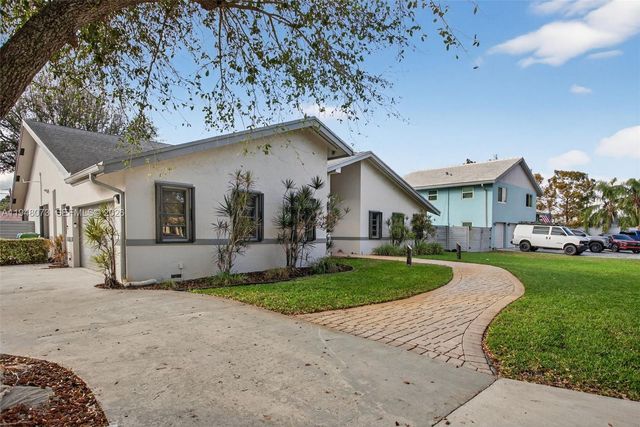 137 E Palm Dr, Margate, FL 33063