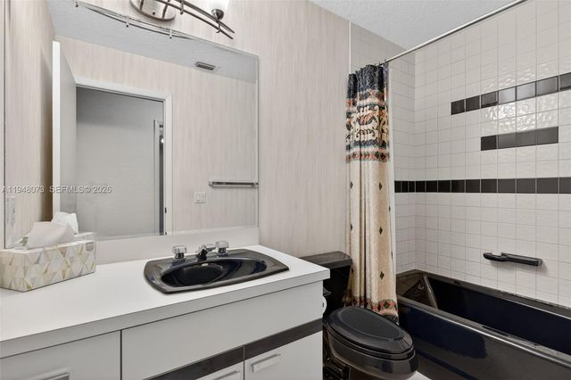 137 E Palm Dr, Margate, FL 33063