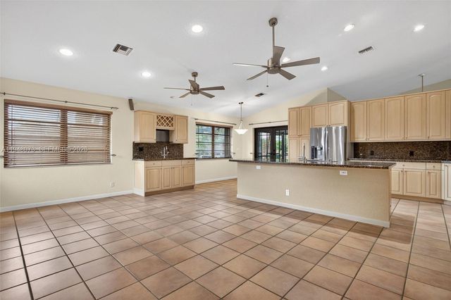 137 E Palm Dr, Margate, FL 33063