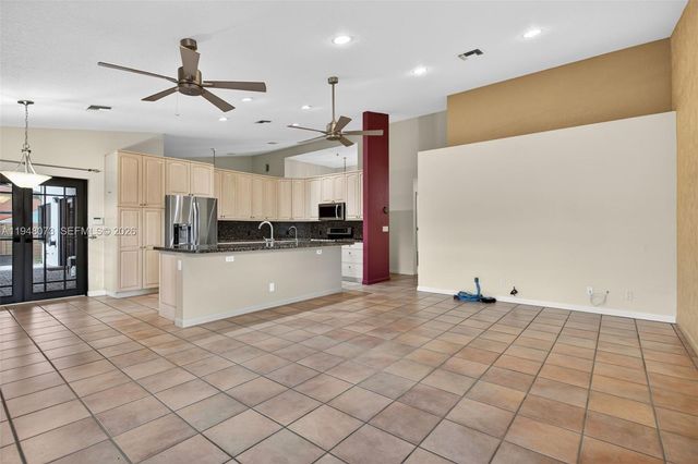 137 E Palm Dr, Margate, FL 33063