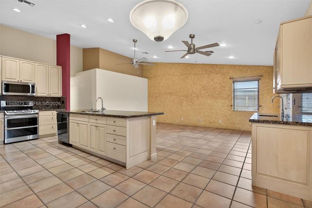 137 E Palm Dr, Margate, FL 33063