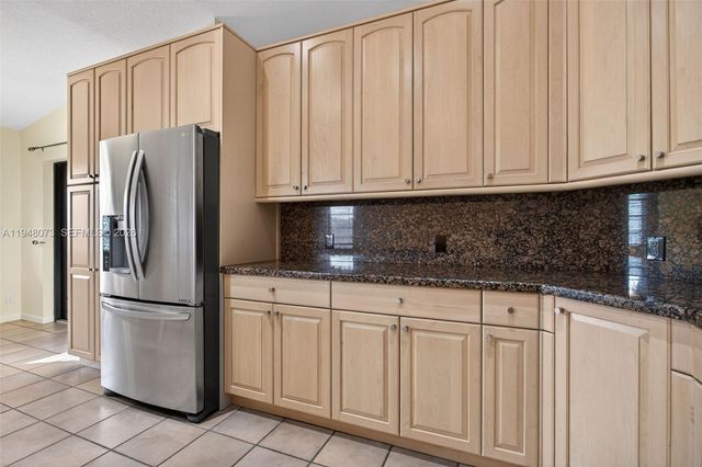 137 E Palm Dr, Margate, FL 33063