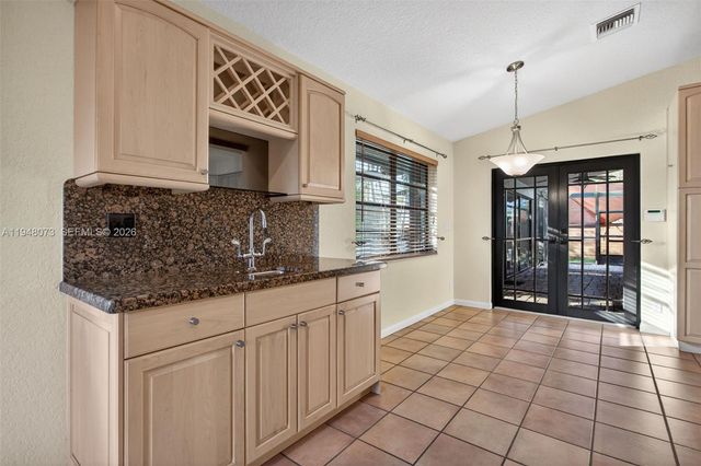 137 E Palm Dr, Margate, FL 33063