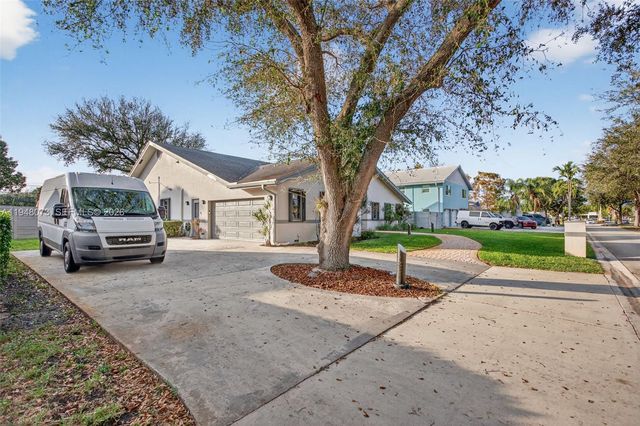 137 E Palm Dr, Margate, FL 33063