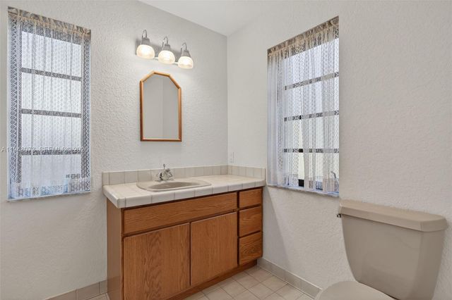 137 E Palm Dr, Margate, FL 33063