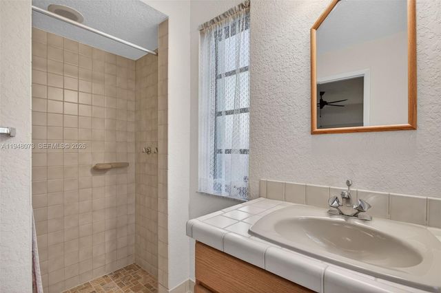 137 E Palm Dr, Margate, FL 33063