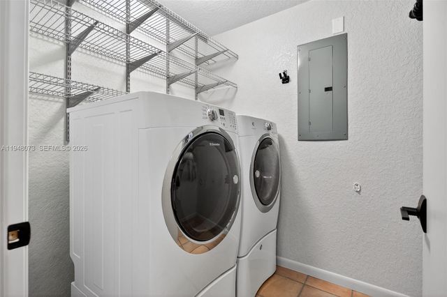 137 E Palm Dr, Margate, FL 33063