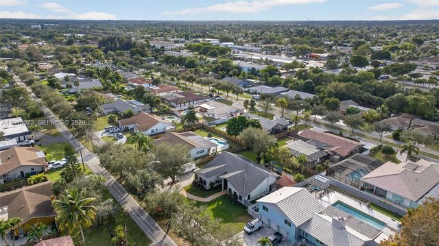 137 E Palm Dr, Margate, FL 33063