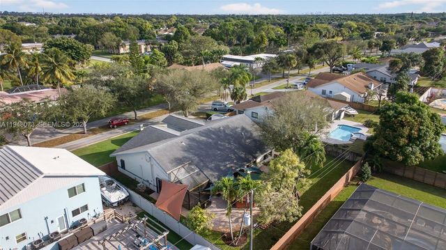 137 E Palm Dr, Margate, FL 33063