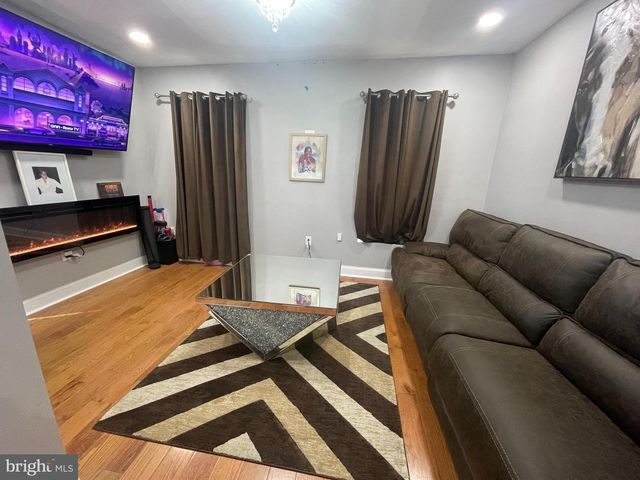 7119 WOODLAND AVE, Philadelphia, PA 19142