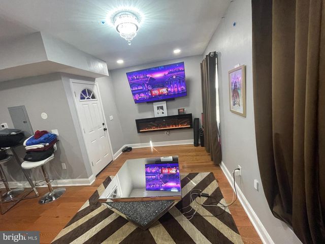 7119 WOODLAND AVE, Philadelphia, PA 19142