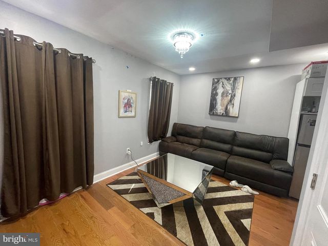 7119 WOODLAND AVE, Philadelphia, PA 19142