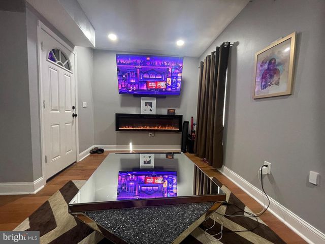 7119 WOODLAND AVE, Philadelphia, PA 19142