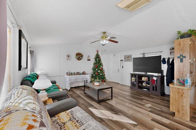 10 Becky Court, Moriarty, NM 87035