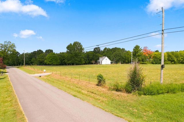 349 Branham Mill Road, Gallatin, TN 37066