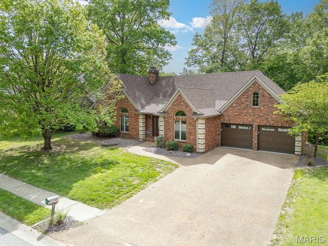 1005 Timberlake Drive, Edwardsville, IL 62025