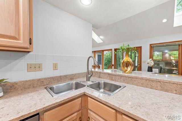 1005 Timberlake Drive, Edwardsville, IL 62025