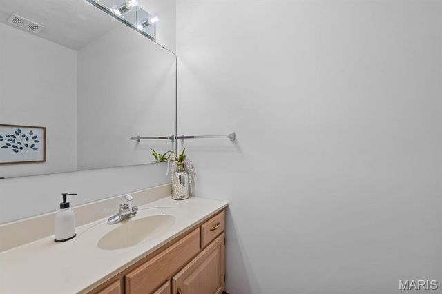 1005 Timberlake Drive, Edwardsville, IL 62025