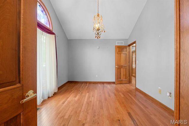 1005 Timberlake Drive, Edwardsville, IL 62025