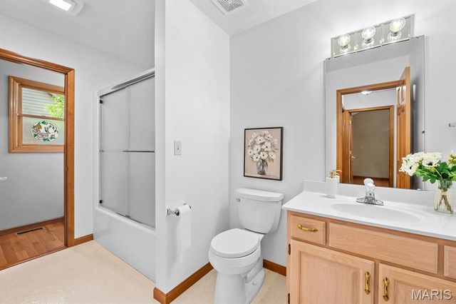 1005 Timberlake Drive, Edwardsville, IL 62025