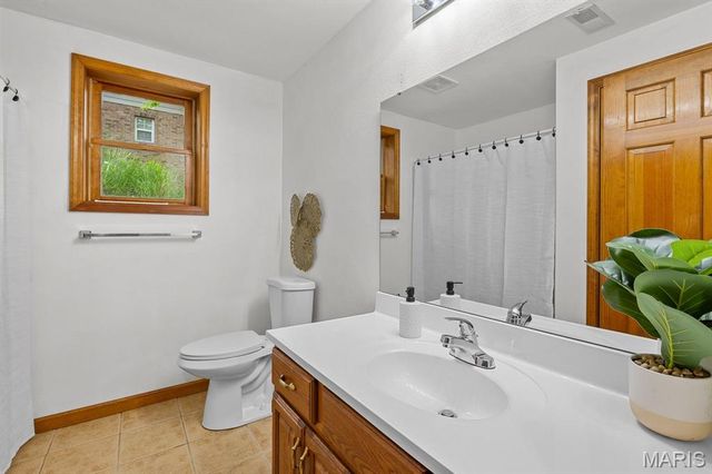 1005 Timberlake Drive, Edwardsville, IL 62025