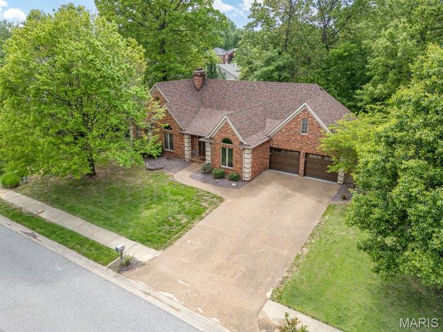 1005 Timberlake Drive, Edwardsville, IL 62025