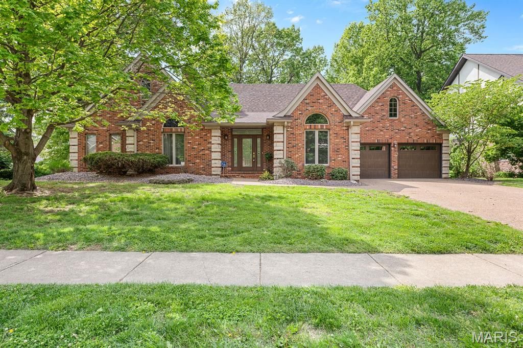 1005 Timberlake Drive, Edwardsville, IL 62025