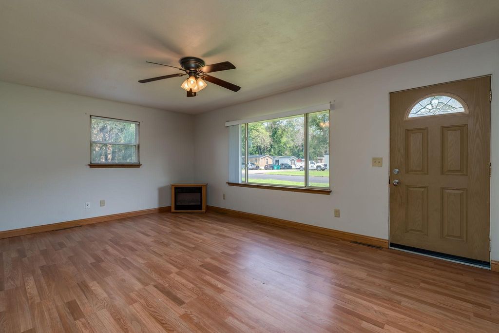 109 Jay Street, Le Sueur, MN 56058 — photo 5