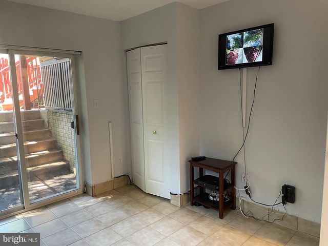 3996 ROYAL LYTHAM DR, Fairfax, VA 22033