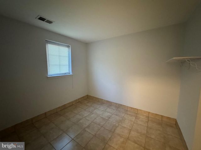 3996 ROYAL LYTHAM DR, Fairfax, VA 22033