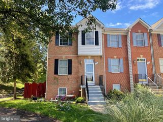 3996 ROYAL LYTHAM DR, Fairfax, VA 22033
