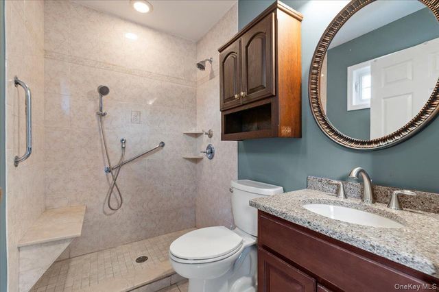 16 Taft Avenue, Bethpage, NY 11714
