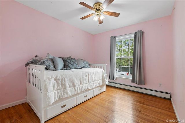 16 Taft Avenue, Bethpage, NY 11714