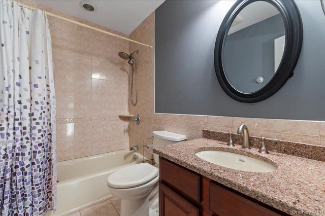 16 Taft Avenue, Bethpage, NY 11714
