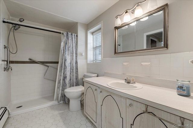 16 Taft Avenue, Bethpage, NY 11714